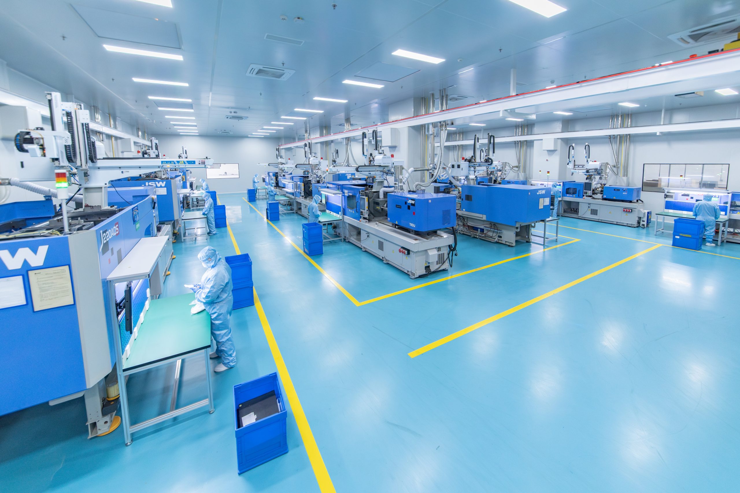 HordRT cleanroom injection molding production environment